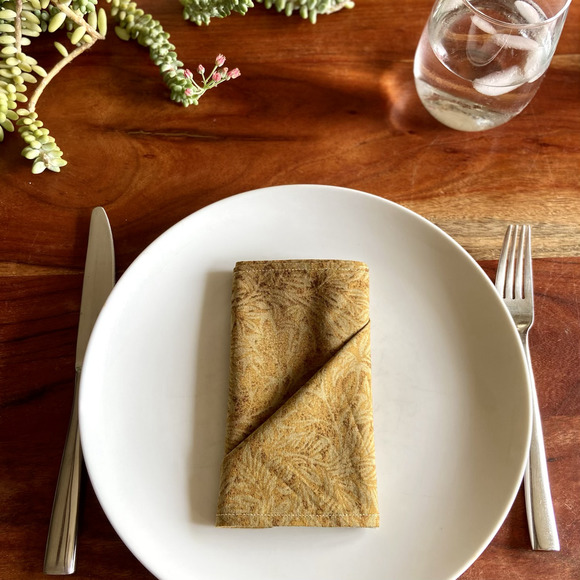 Golden abstract leaf print cloth dinner napkin - 13in square - Picture 5 of 7